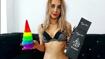 Abspielen Naughty Adelines Sexspielzeug-Rezension für den Kraken aus der Leyuto sfw-Edition