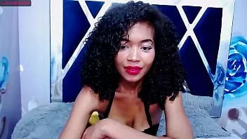 Abspielen Rose garcia @ strip chat sprüht Milch für dich