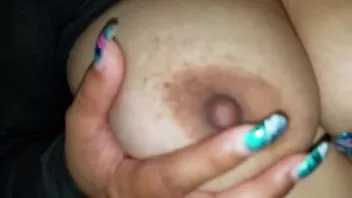 चलाएँ क्रिसमस के लिए मेरी गांड चुदाई करना और कुछ नए साल का ब्लोजोब देना।