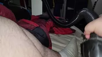 Reproduzir Obtendo meu pau aspirado com um brinquedo!