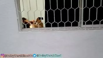 play Pilada pegou. escondida na rua espiando minha vizinha pela janela da casa dela, enquanto ela se masturba assistindo bbc big cock interracial porn, ela é a vadia do bairro, acaba esguichando e eu ouso falar com ela