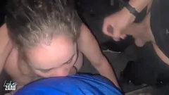 تشغيل العربدة العامة BBW مع كبير الثدي والكسس دسم