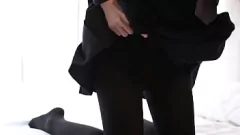 play Adolescente asiático bonito em meia-calça preta é adorado por pés