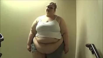 Abspielen Ssbbw foxy roxxie nimmt die treppe