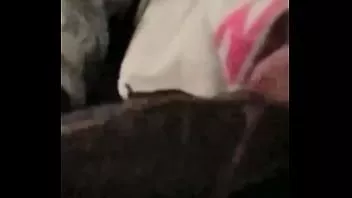 Reproduzir Brincar com aquele pau antes de colocá-lo na minha buceta só vai tornar as coisas mais difíceis para mim lol