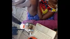 play Siyah Kenya Milf'in Batı Afrika'daki İlk Gloryhole Deneyimi