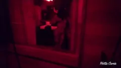 再生 カンクンの春休み中にホテルの窓からオナニーする巨尻美女を目撃