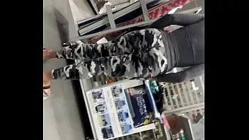 Reproduzir Milf fino de latina espesso com bunda gorda