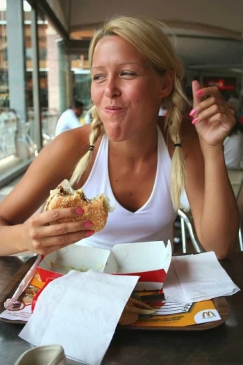 Порнозвезда Sophie Sweet