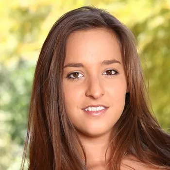 قناة Amirah Adara